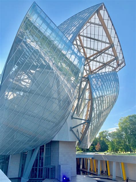 the foundation louis vuitton